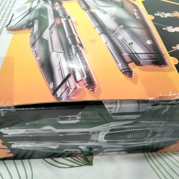 STAR WARS REVENGE OF THE SITH ANAKIN'S JEDI STARFIGHTER w/ ANAKIN - Picture 9 of 10